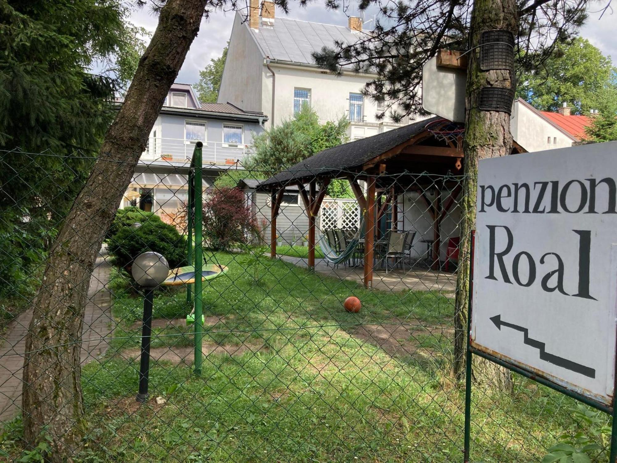 ホテル Penzion Roal Pieniny スピスカ・スタラ・ヴェス エクステリア 写真